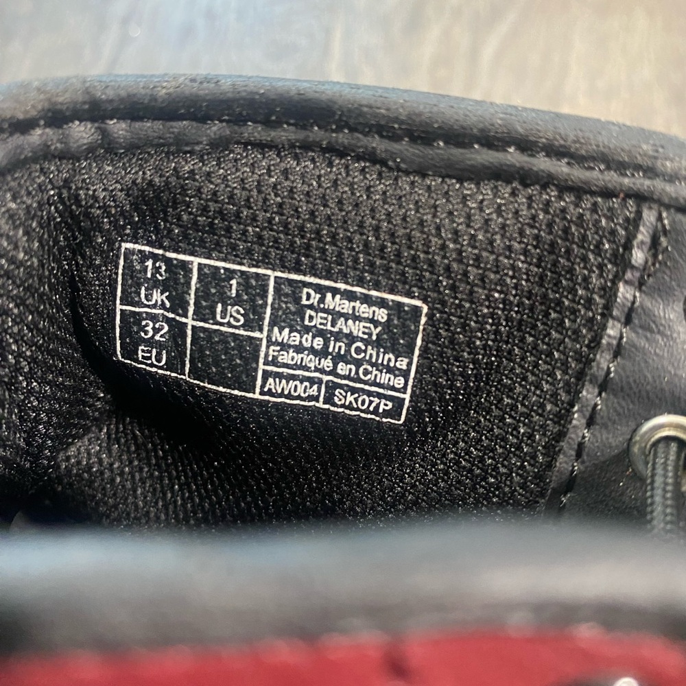 DR MARTENS Delaney Leather Girls Boots - Picture 5 of 7